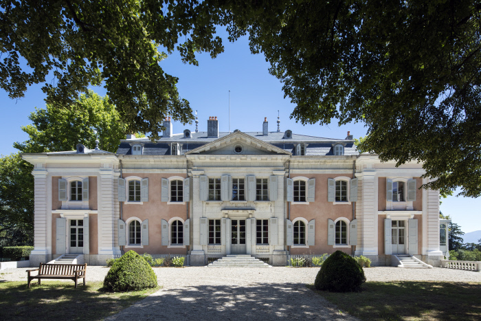 Jeu de piste dans le Château entertainment Le Château de Voltaire propose des jeux de pistes pour entreprise dans l'enceinte du lieu. 