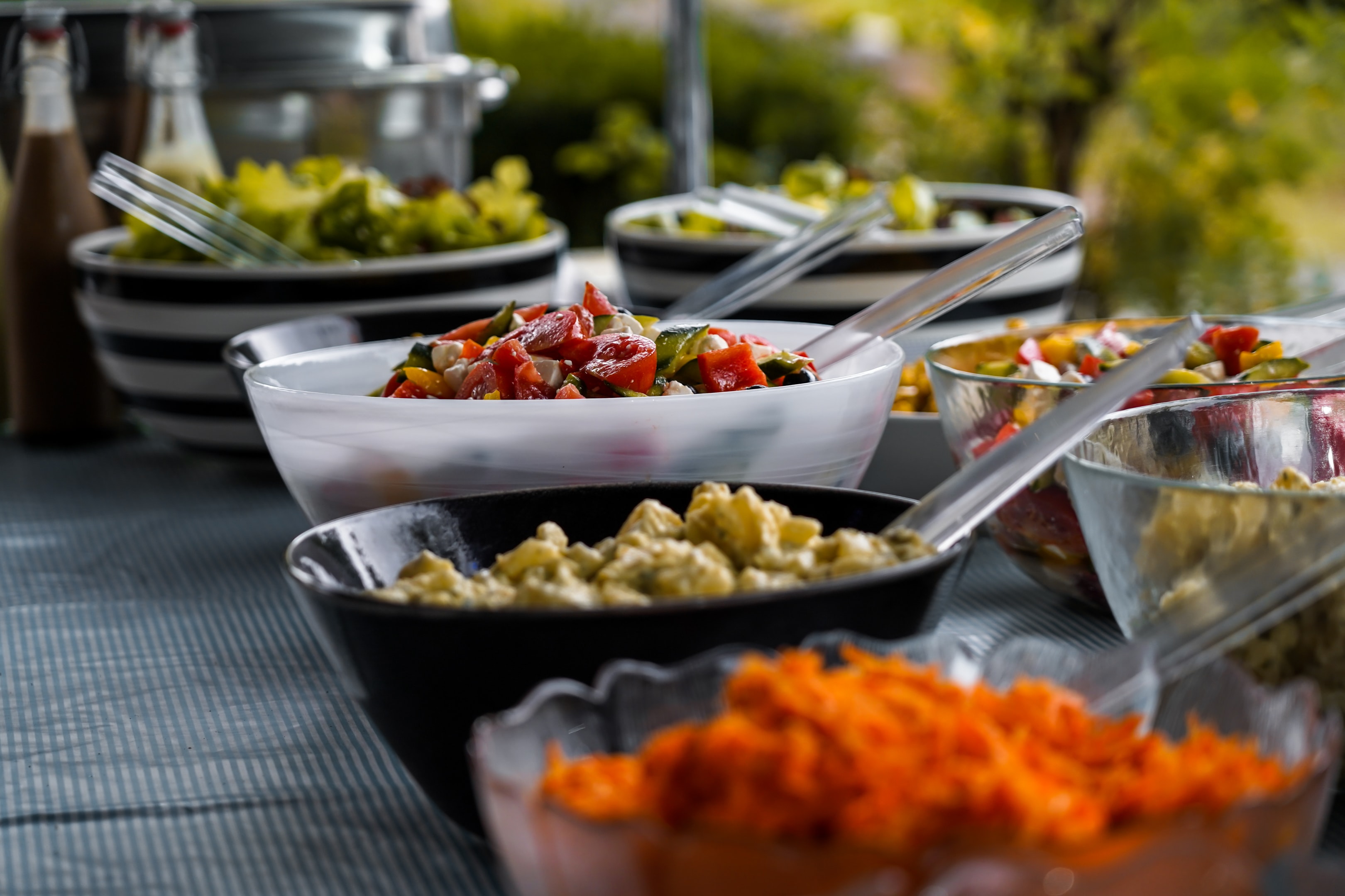 Pause Matinale food Envie d'organiser un repas lors de votre événement au Vélodrome de Roubaix ? 

Nos équipes s'occupent de vous et vous proposent leur service autour d'un plateau repas ! 