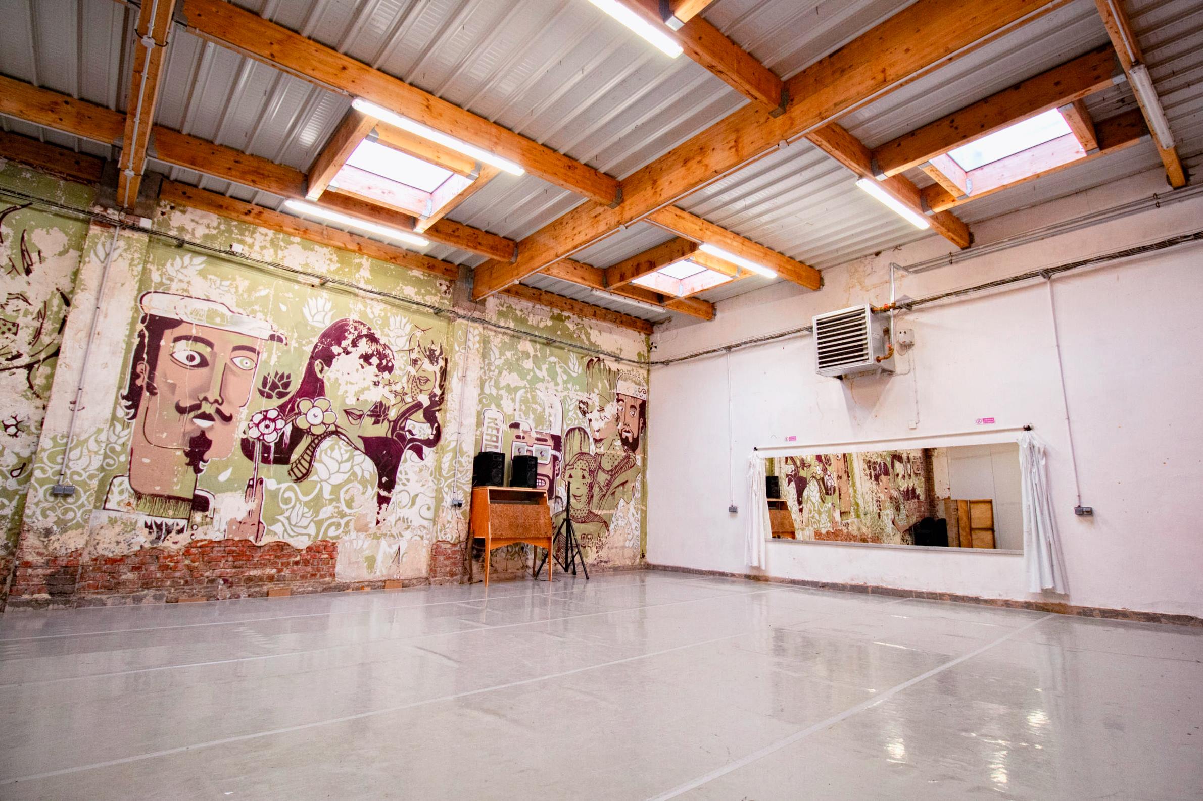 Espace studio de danse et pratiques de bien-être